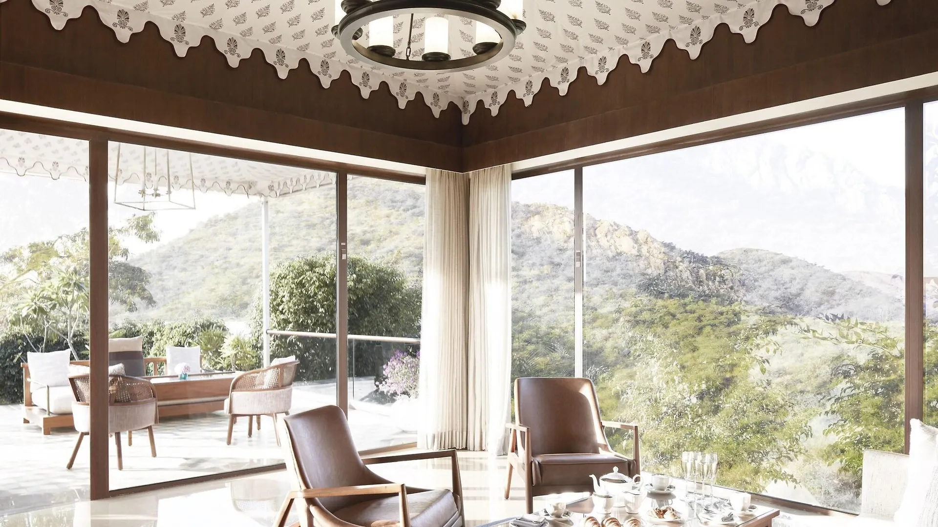 Taj Aravali Resort & Spa Udaipur 5*,